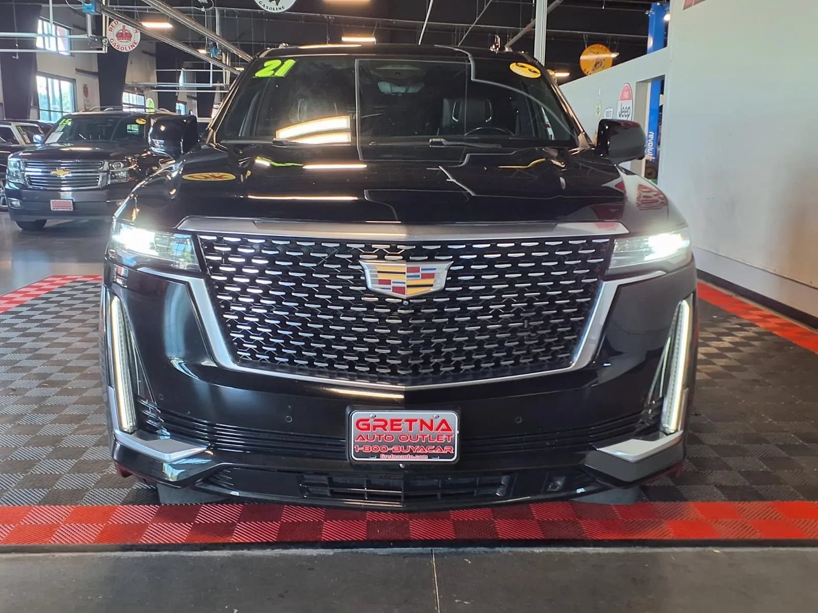 Used 2021 Cadillac Escalade ESV Premium Luxury w/ Driver Assist Tech Package AWD/4WD image 3