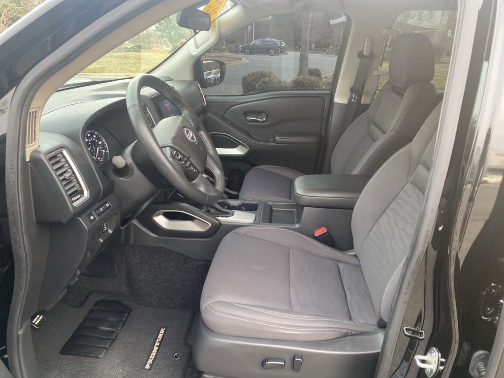 Used 2023 Nissan Frontier SV image 17