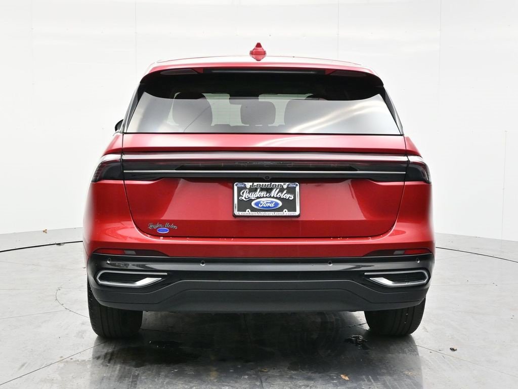 Used 2025 Lincoln Nautilus Premier image 6