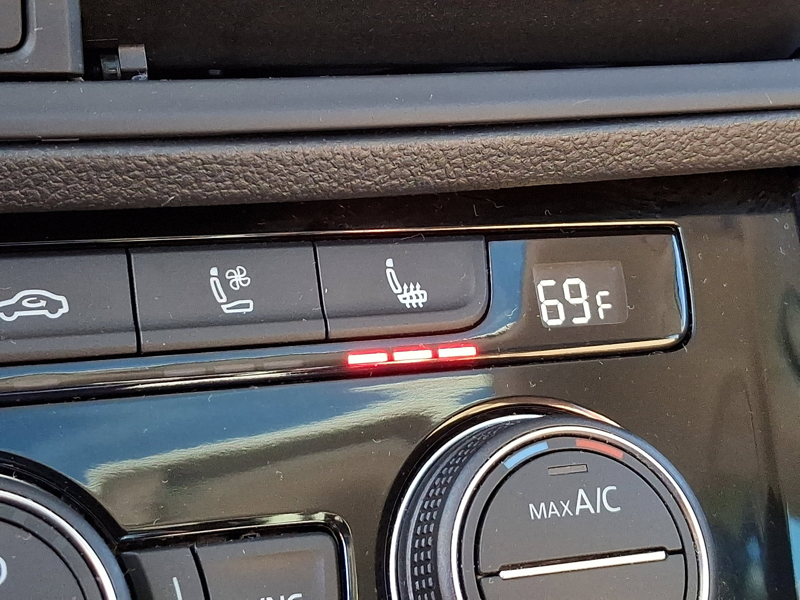 Used 2024 Volkswagen Jetta SEL FWD image 28