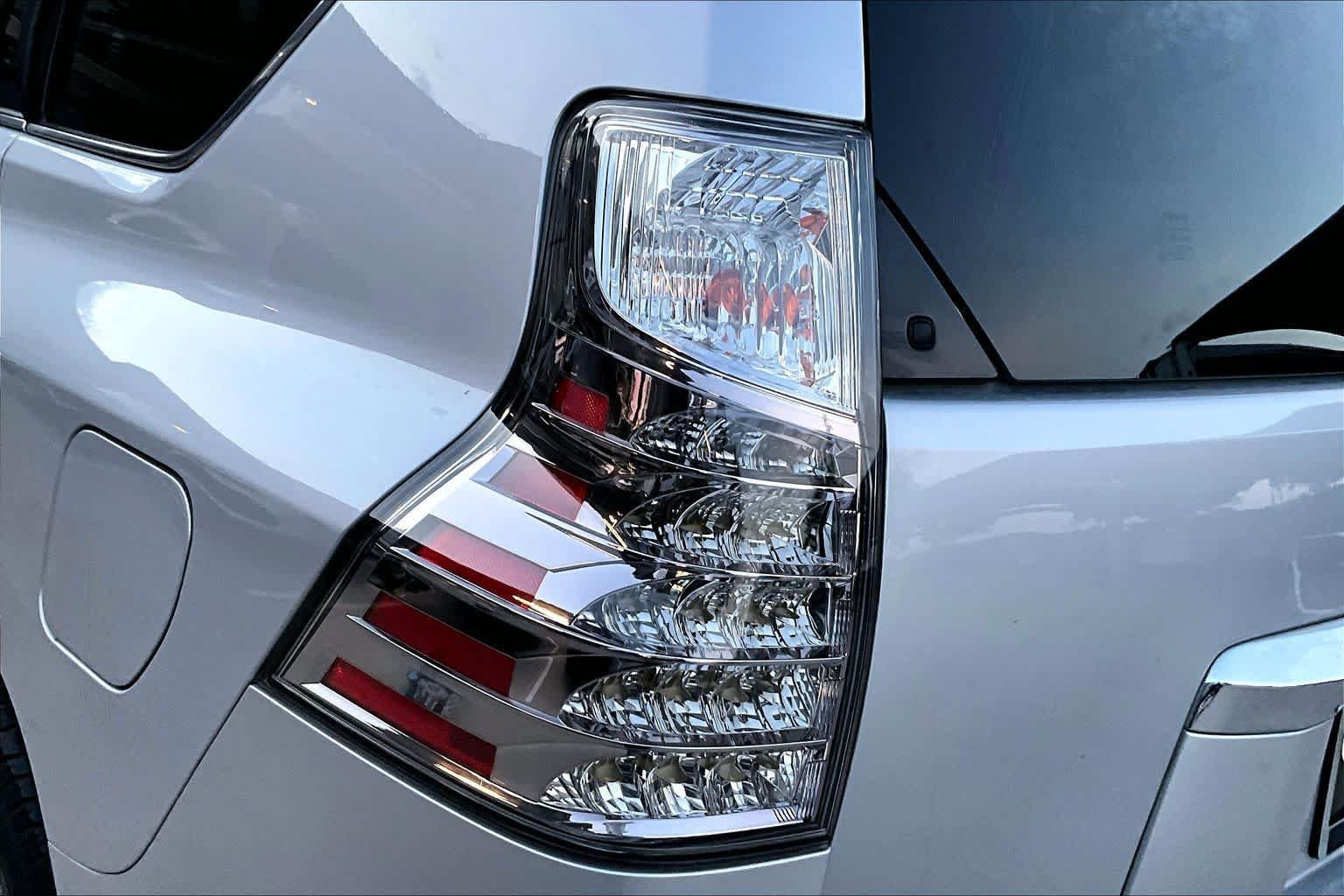 Used 2014 Lexus GX 460 Luxury AWD/4WD image 30