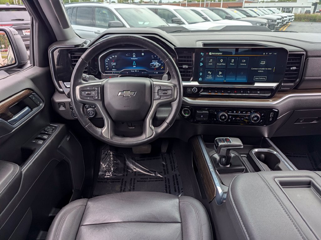 Used 2022 Chevrolet Silverado 1500 LT Trail Boss w/ LT Trail Boss Premium Package AWD/4WD image 28