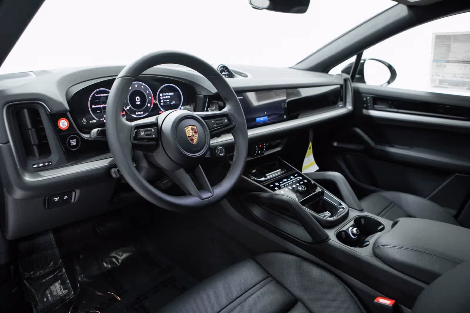 Certified 2026 Porsche Cayenne Coupe AWD/4WD image 4