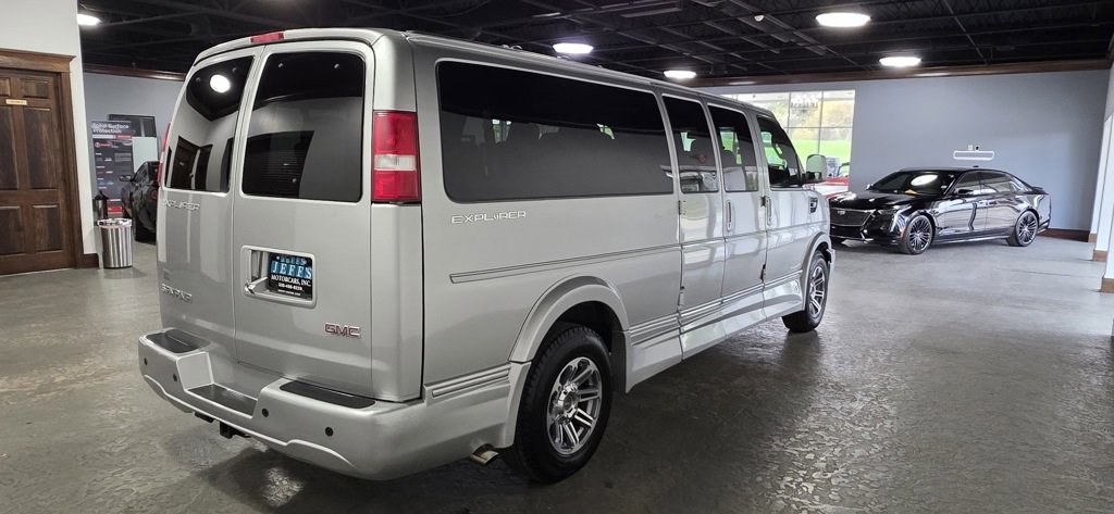 Used 2019 GMC Savana 2500 Extended w/ Enhanced Convenience Package image 4