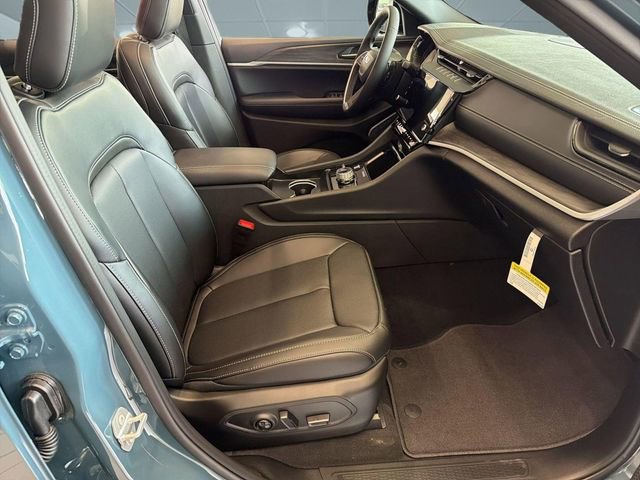 New 2026 Jeep Grand Cherokee L Limited w/ Luxury Tech Group II AWD/4WD image 31