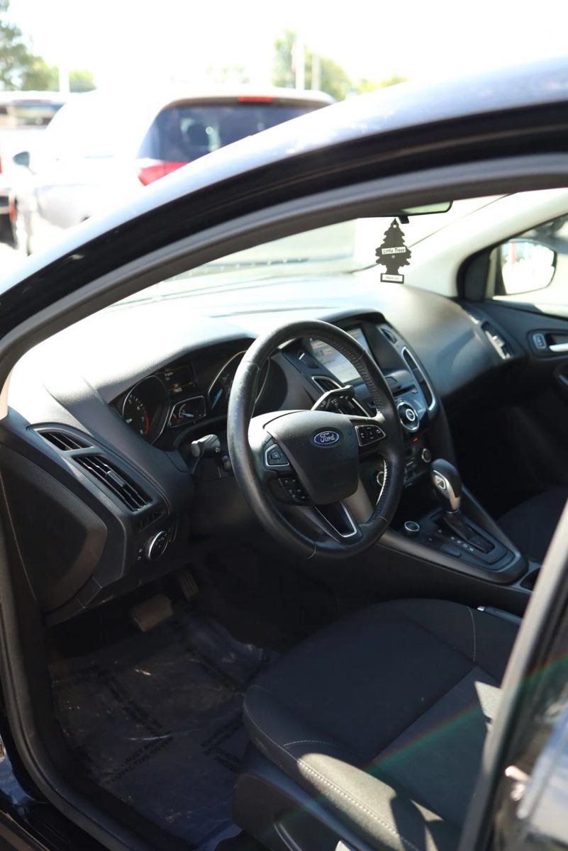 Used 2017 Ford Focus SEL w/ Cold Weather Package FWD image 14