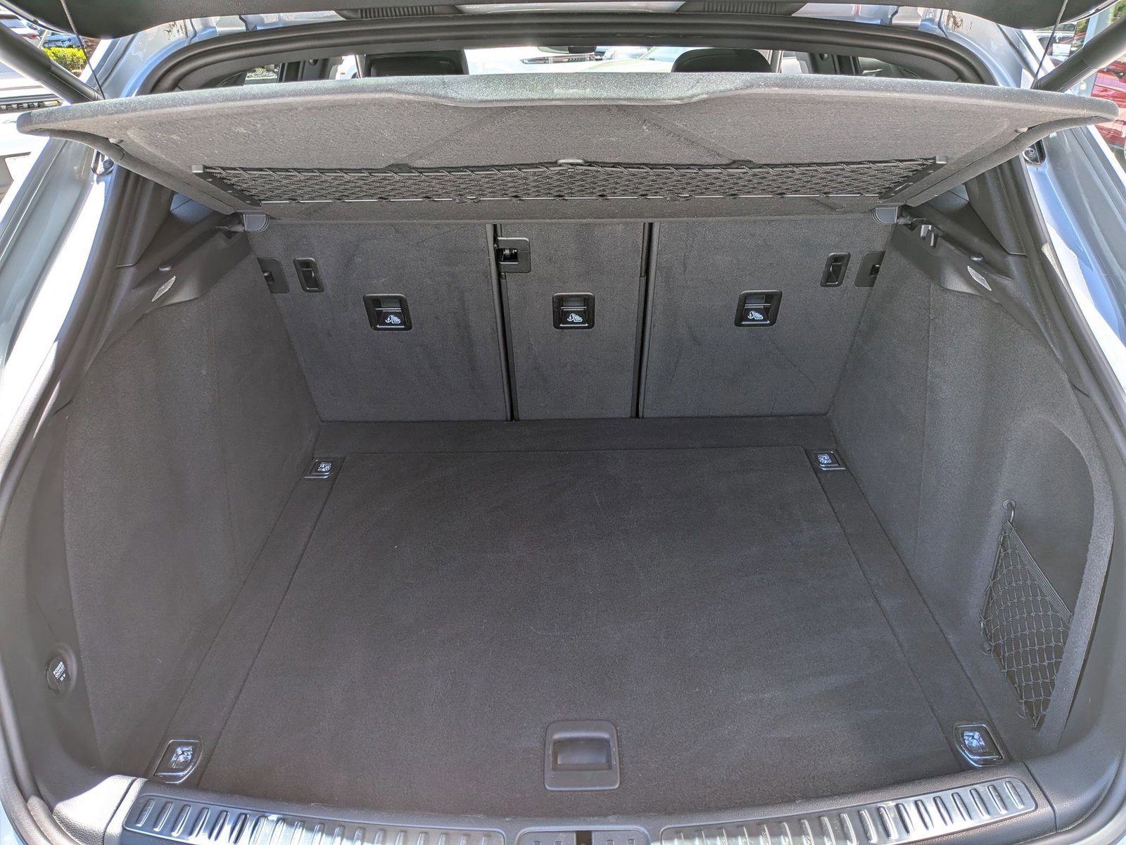 Certified 2019 Porsche Macan AWD/4WD image 23