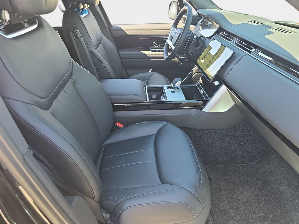 New 2026 Land Rover Range Rover Long Wheelbase SE AWD/4WD image 10