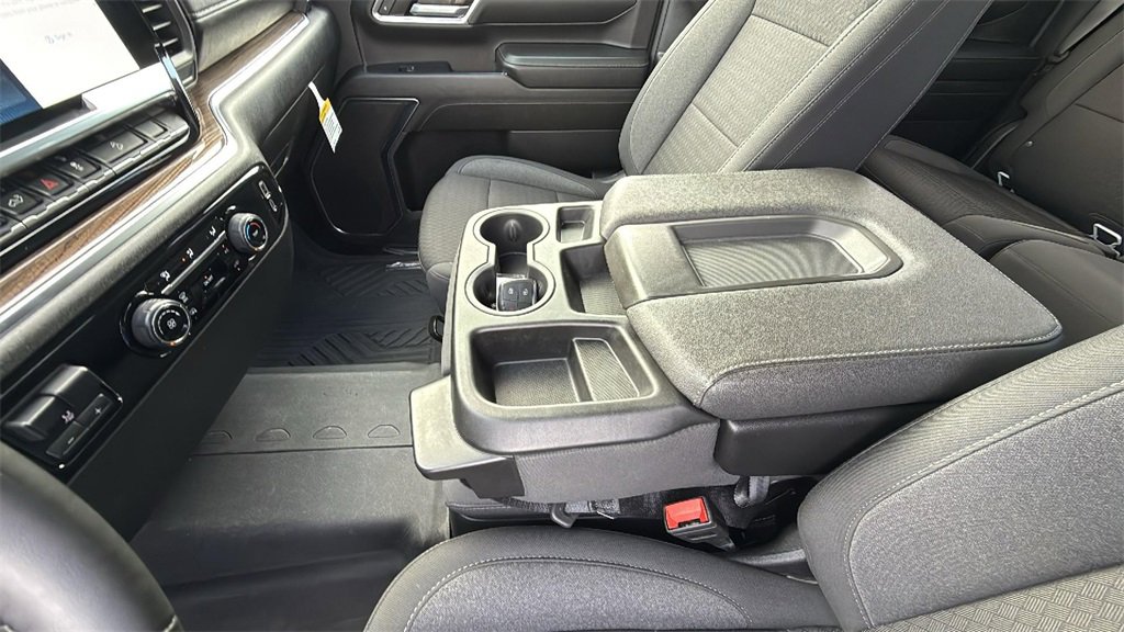 Used 2024 Chevrolet Silverado 2500 LT image 24