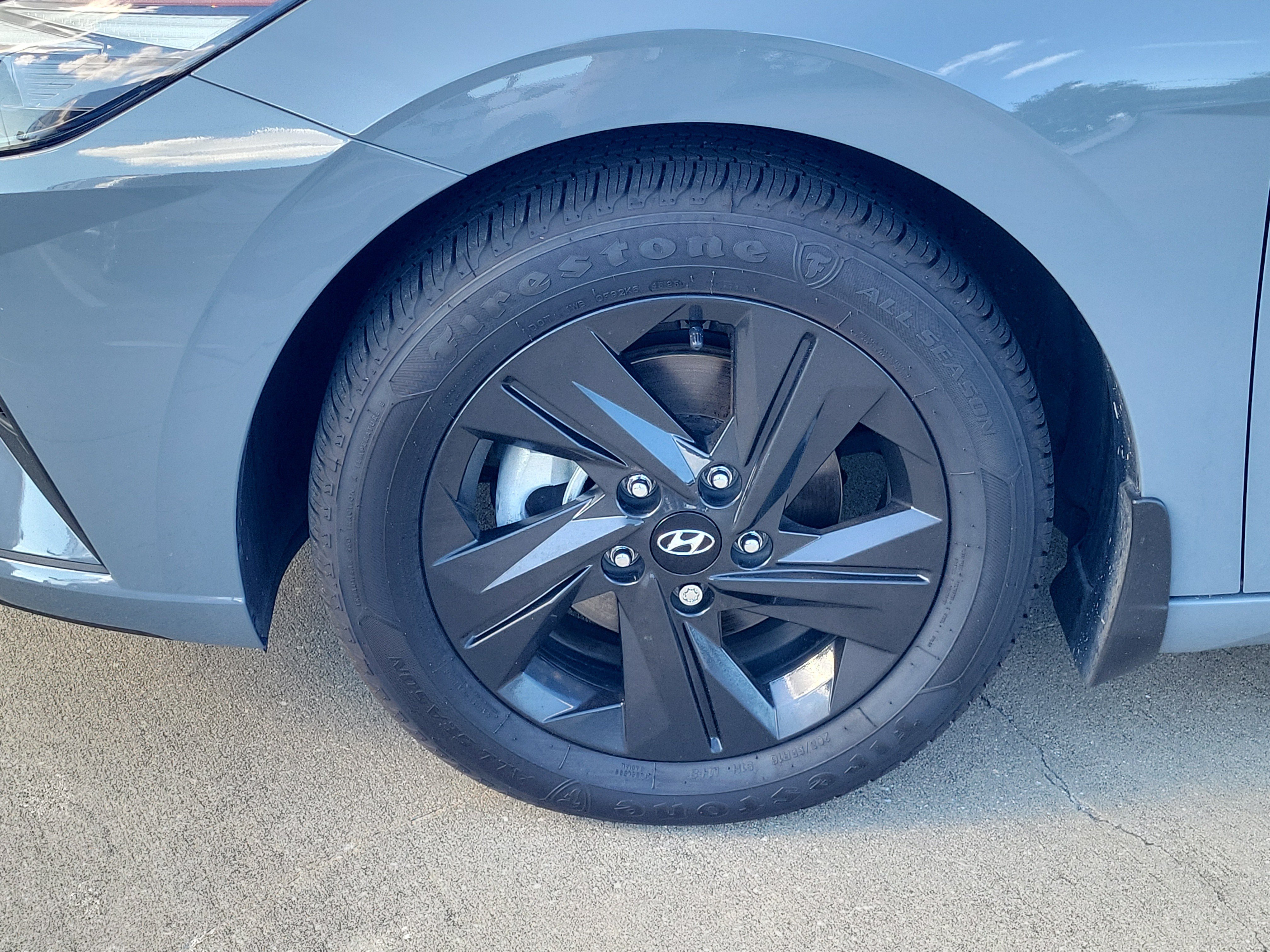 Used 2023 Hyundai Elantra SEL FWD image 4