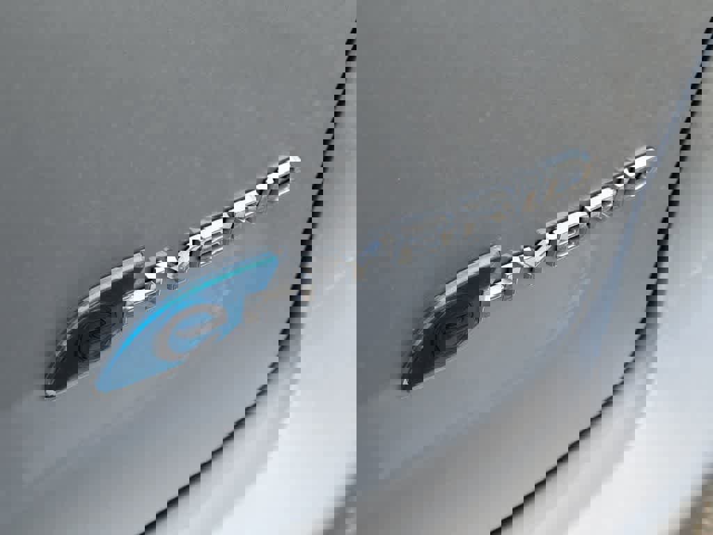 Used 2023 Chrysler Pacifica Touring-L image 6