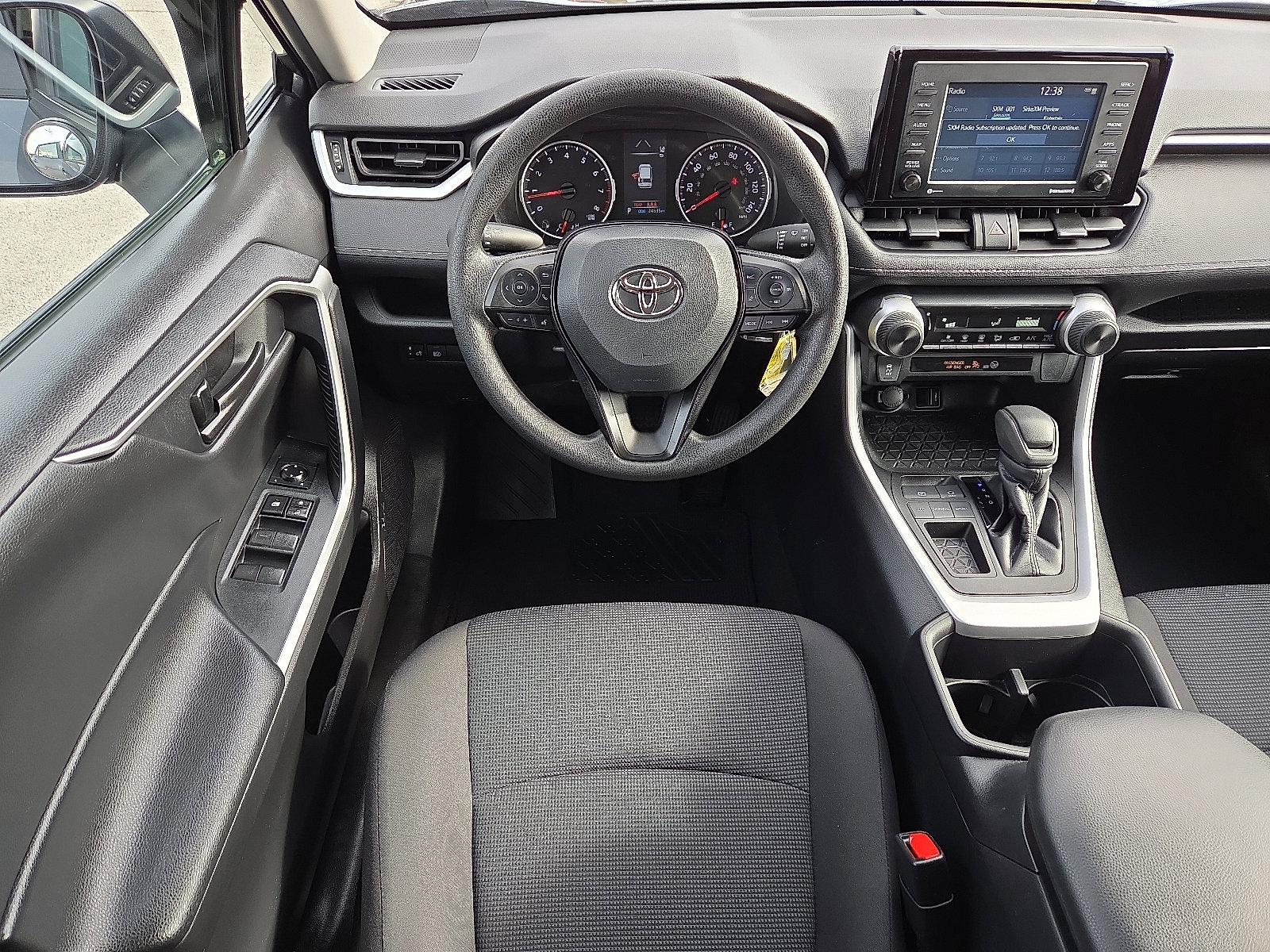 Used 2022 Toyota RAV4 LE image 11