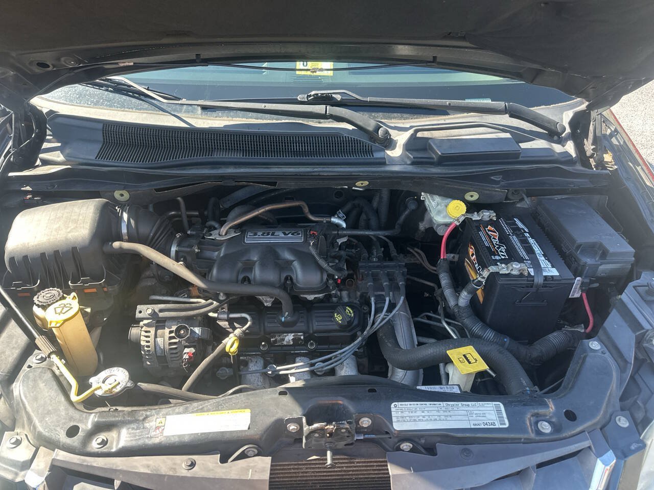 Used 2010 Chrysler Town & Country Touring FWD image 25