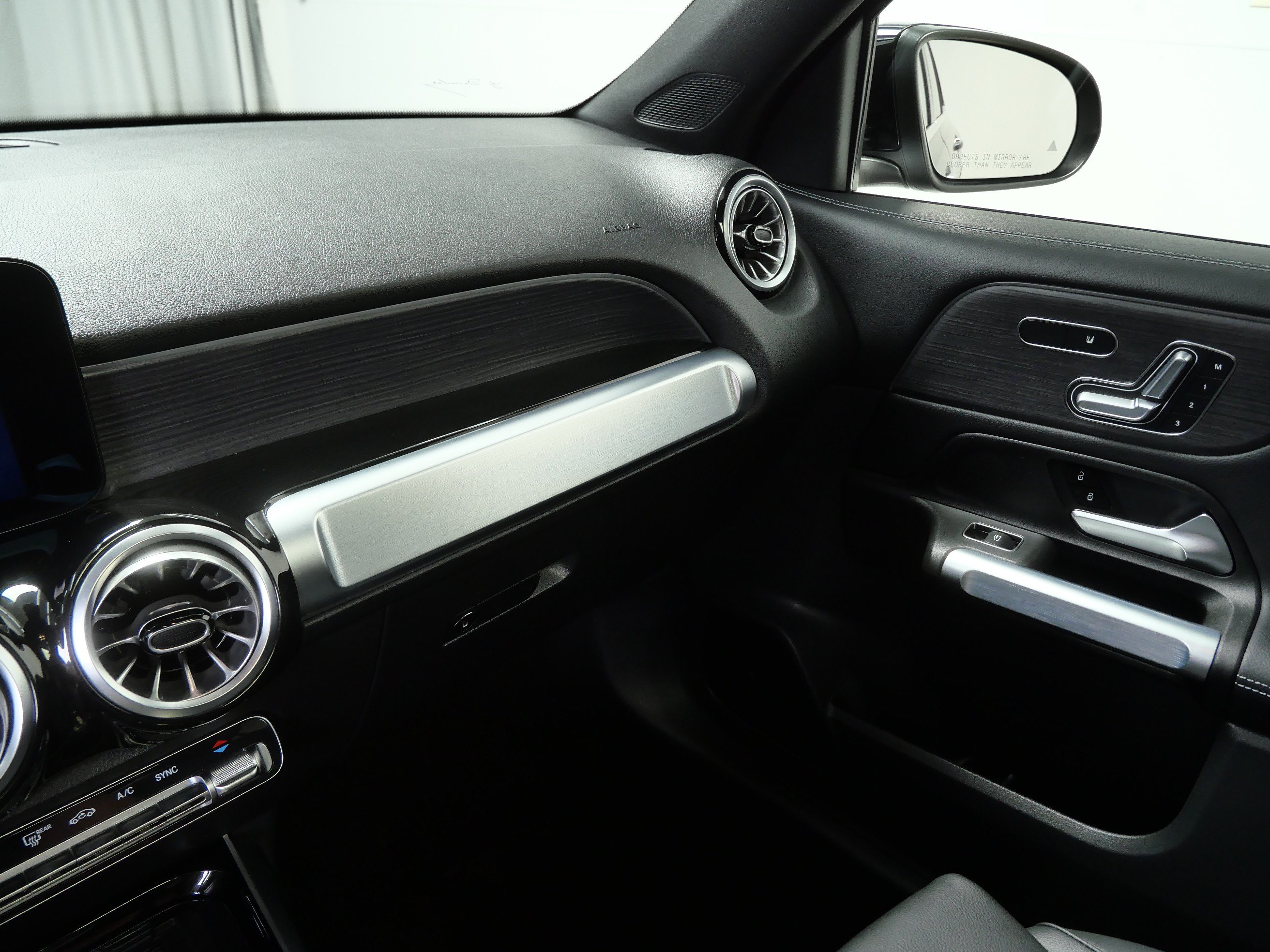 Certified 2026 Mercedes-Benz GLB 250 4MATIC image 20