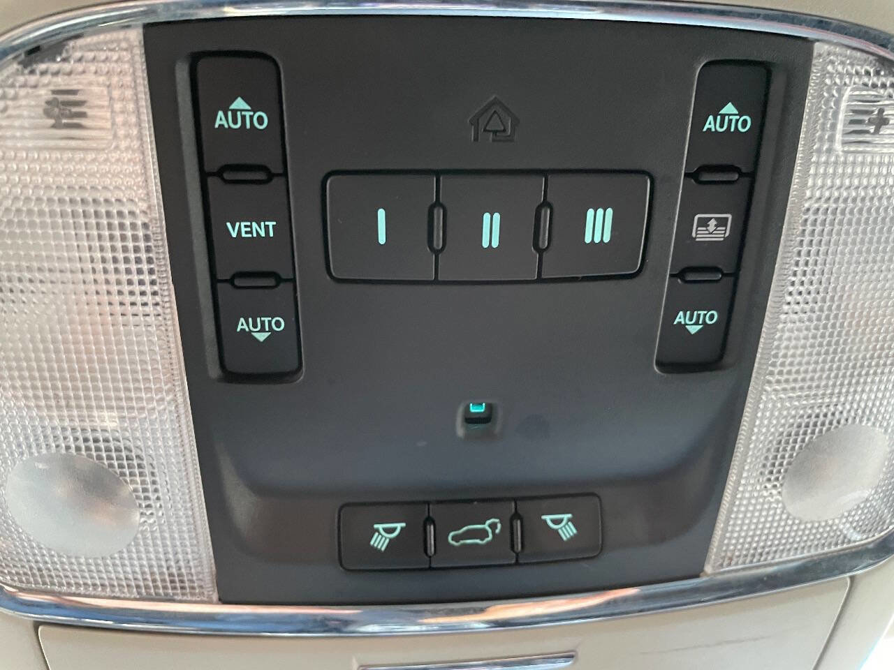 Used 2013 Jeep Grand Cherokee Limited w/ Advance Technology Group image 25