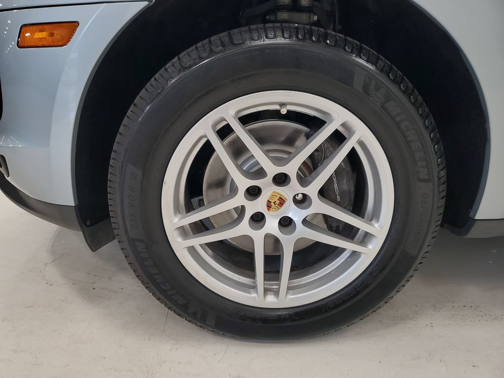 Used 2020 Porsche Macan AWD/4WD image 7