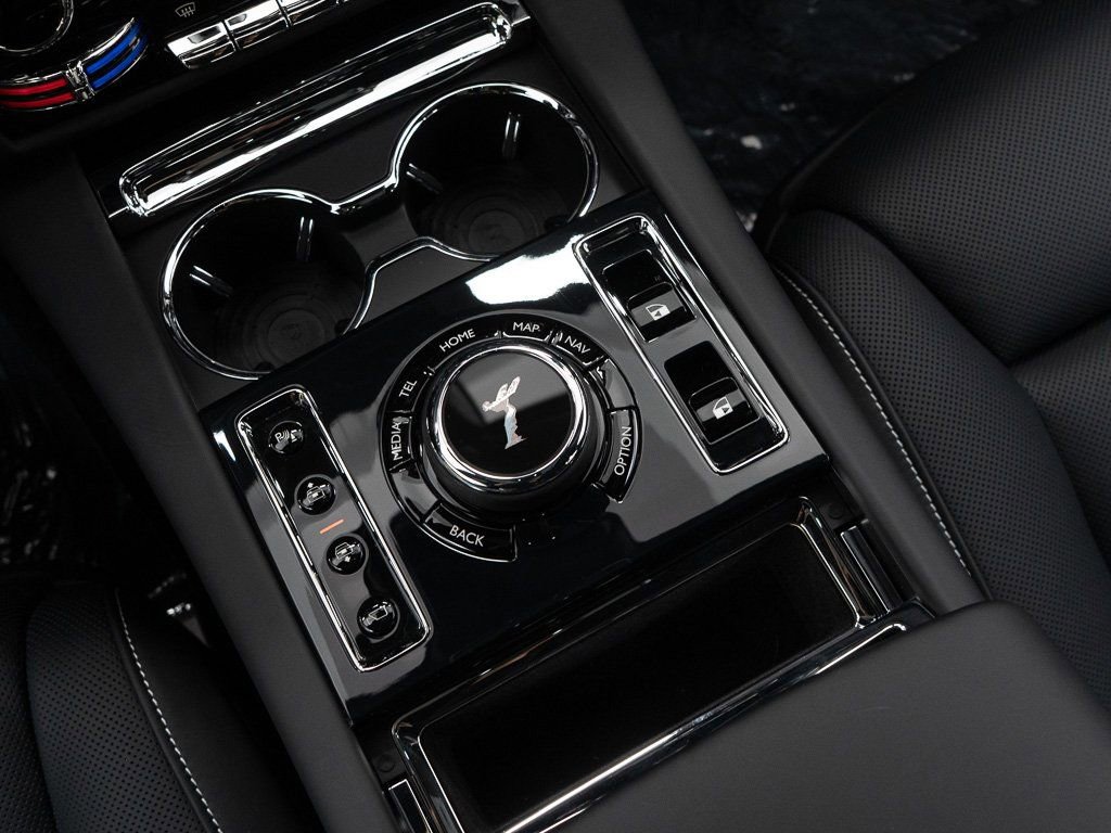 Used 2025 Rolls-Royce Ghost AWD/4WD image 39