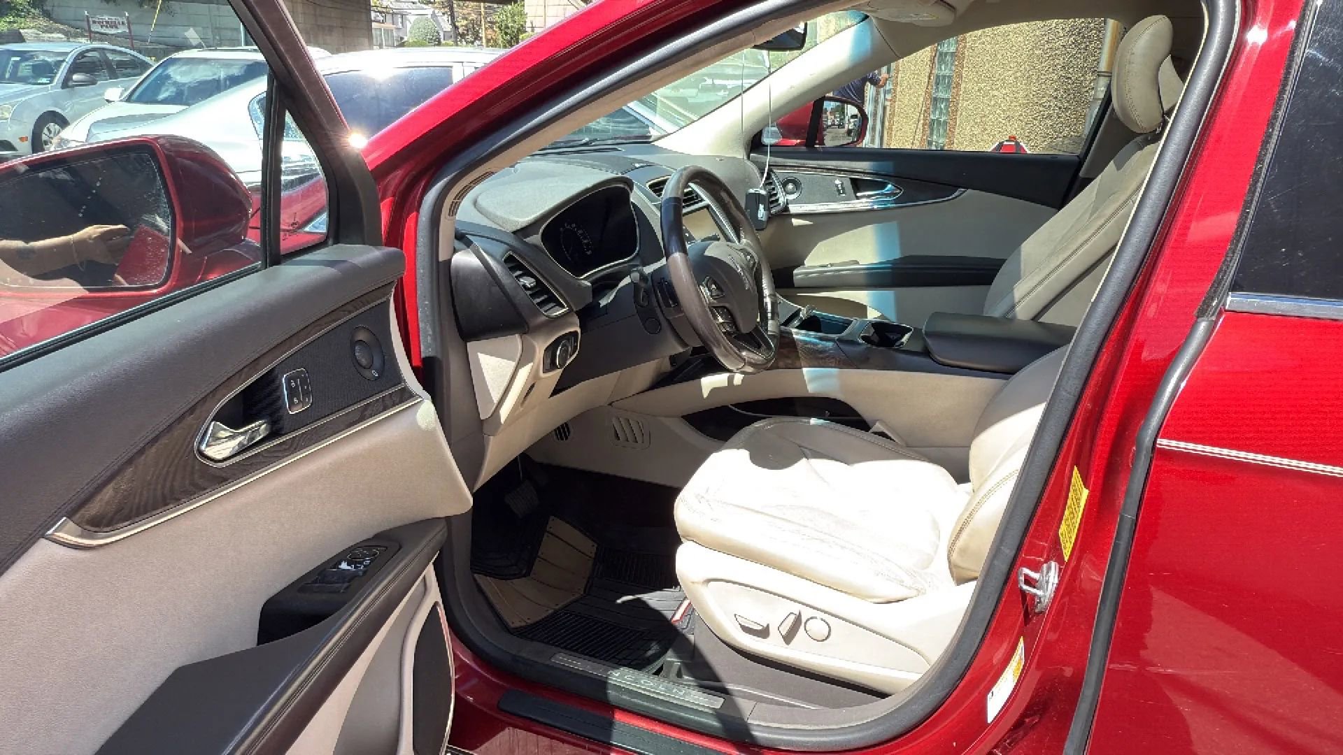 Used 2016 Lincoln MKX Reserve w/ Climate Package AWD/4WD image 23