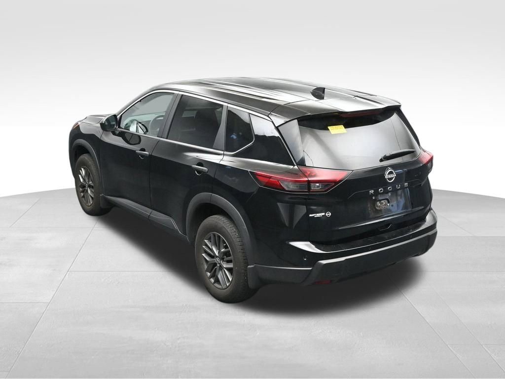 Used 2025 Nissan Rogue S image 26
