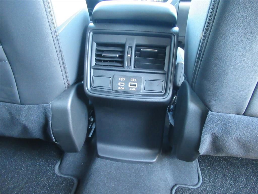 Used 2025 Subaru Forester Premium image 15