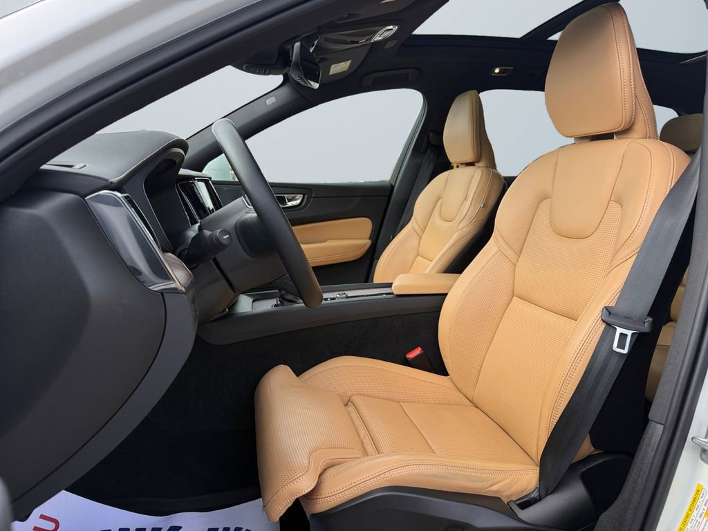 Used 2021 Volvo XC60 T5 Inscription w/ Advanced Package image 9