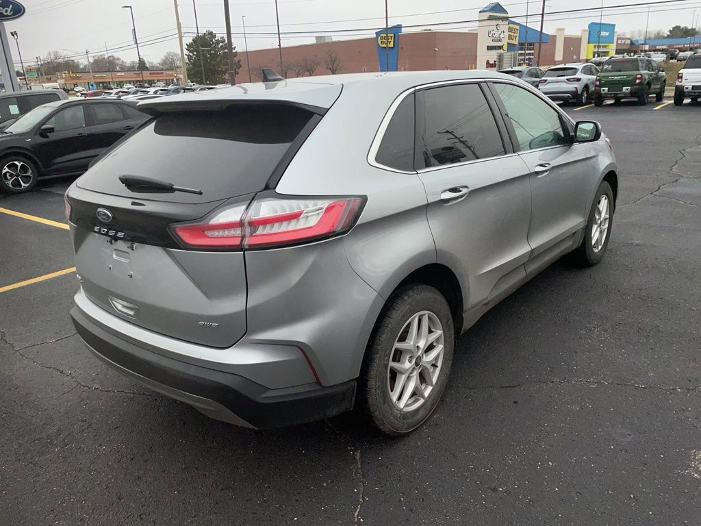 Used 2023 Ford Edge SEL w/ Convenience Package image 5
