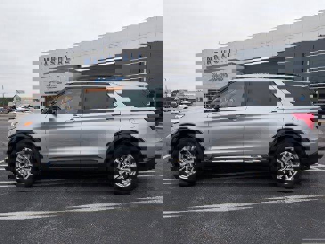 Certified 2023 Ford Explorer XLT image 2