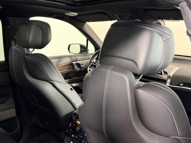 Certified 2026 Cadillac Vistiq Luxury AWD/4WD image 31