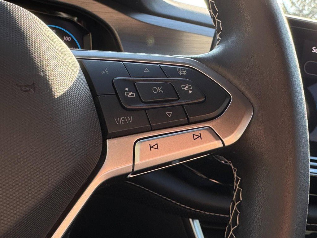 Used 2024 Volkswagen Atlas Cross Sport SE image 17