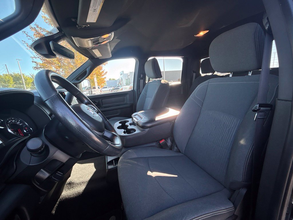 Used 2024 RAM 2500 Tradesman w/ Chrome Appearance Group AWD/4WD image 12