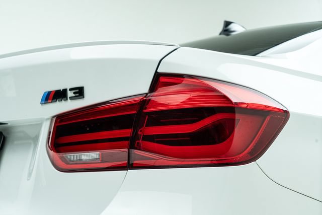 Used 2018 BMW M3 RWD image 15
