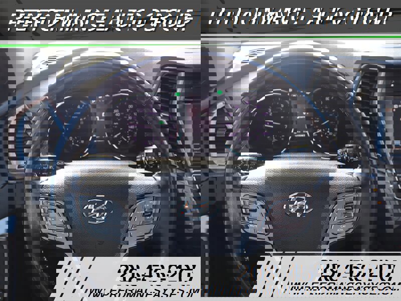 Used 2017 Hyundai Santa Fe Limited image 18