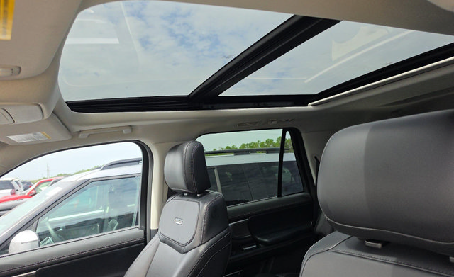 Used 2025 Ford Expedition Platinum AWD/4WD image 11