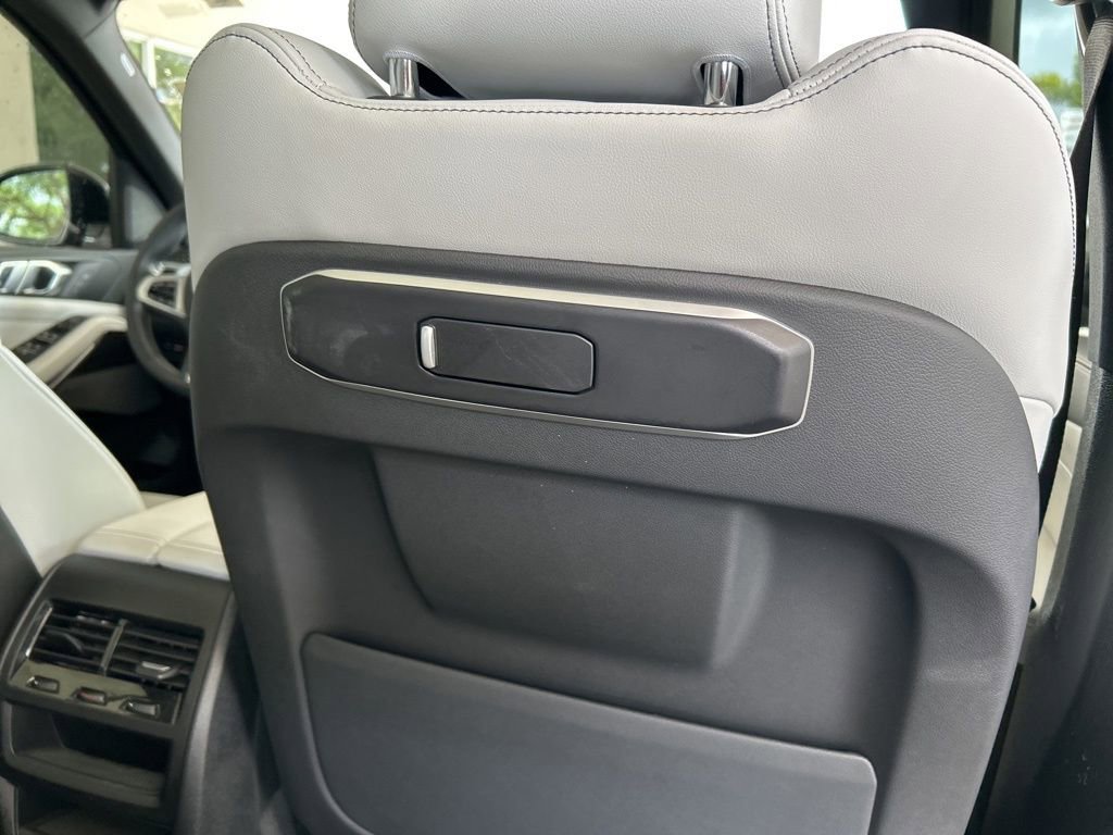 Used 2024 BMW X5 xDrive40i w/ M Sport Package image 33