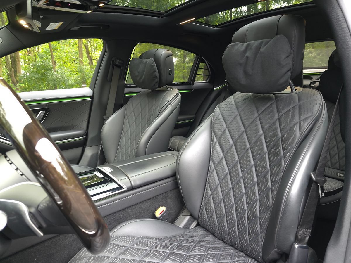 Used 2023 Mercedes-Benz S 580e 4MATIC Sedan w/ Warmth & Comfort Package image 12