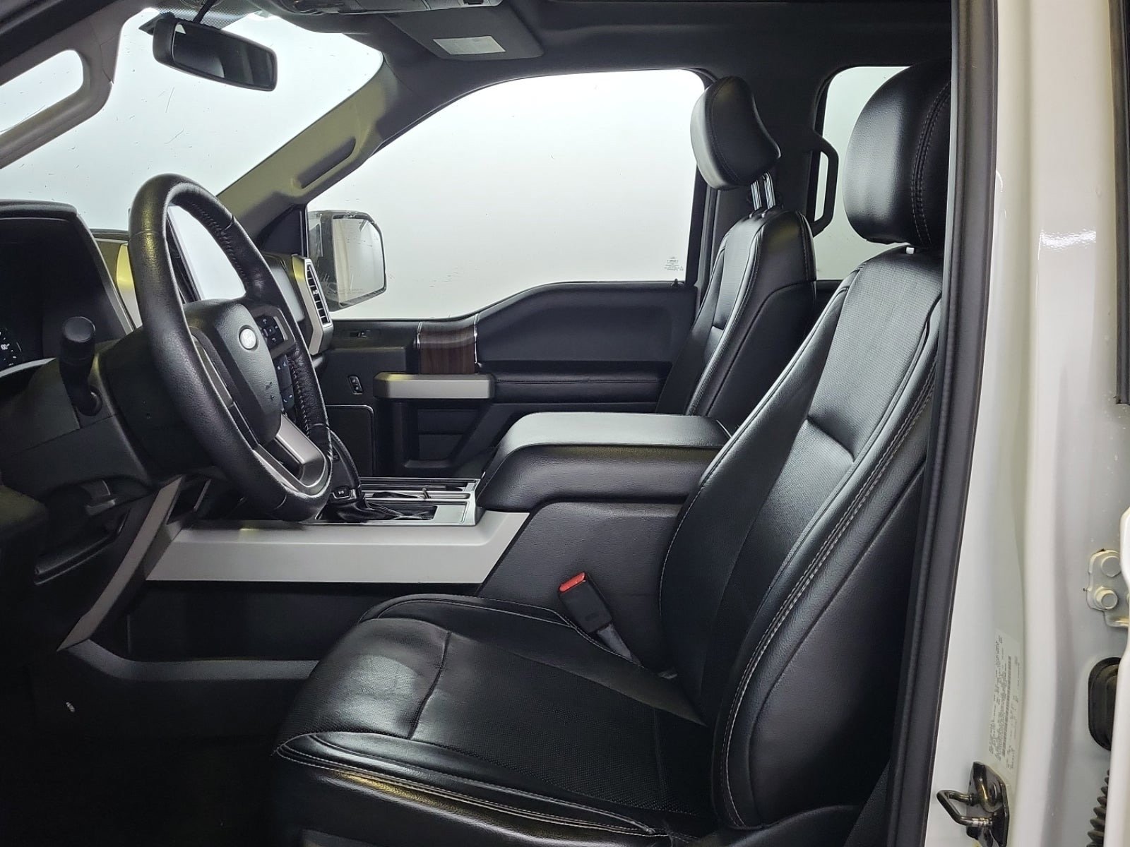 Used 2016 Ford F150 Lariat image 6