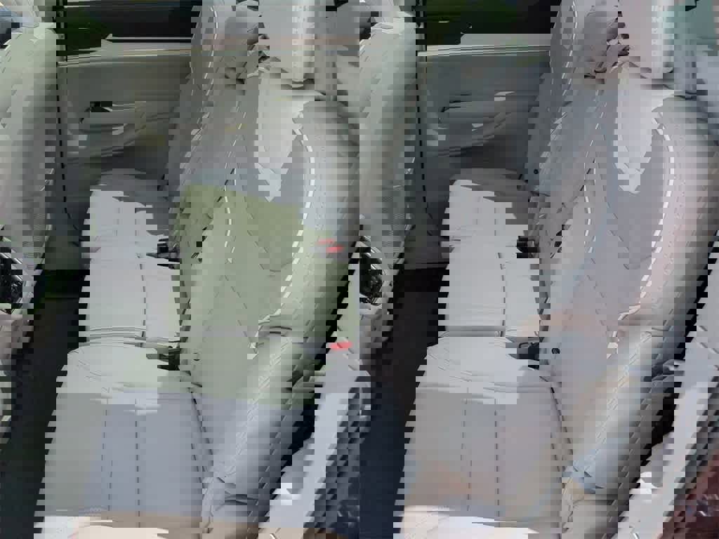 New 2025 Volvo EX90 Plus image 19