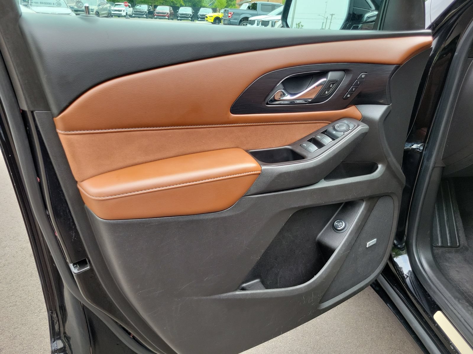 Used 2019 Chevrolet Traverse High Country w/ LPO, Floor Liner Package AWD/4WD image 7