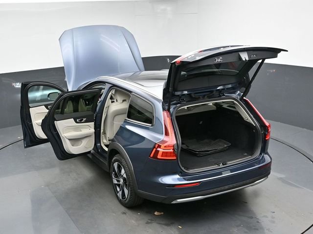 Used 2024 Volvo V60 B5 Cross Country Plus image 50