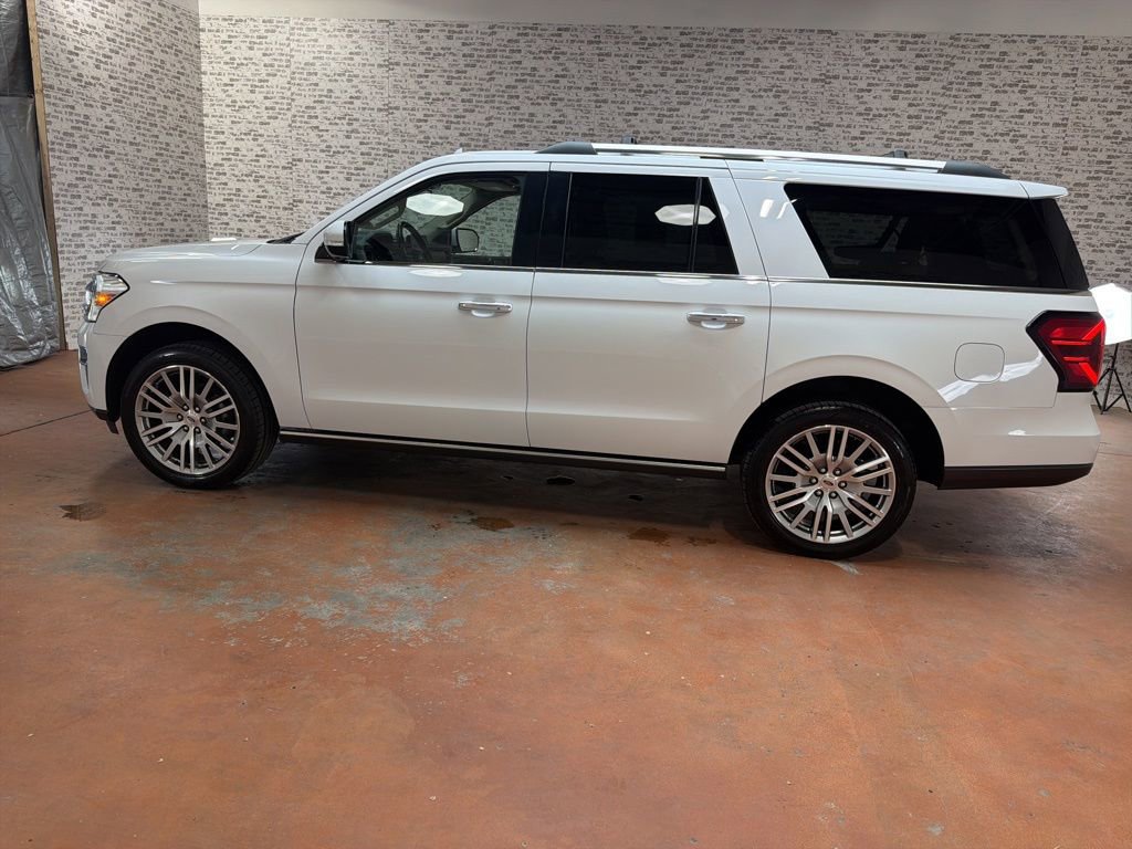 Used 2024 Ford Expedition Max Limited AWD/4WD image 4