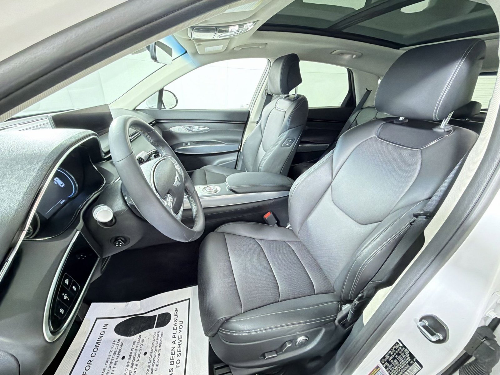 Used 2023 Genesis GV70 2.5T w/ Select Package image 13