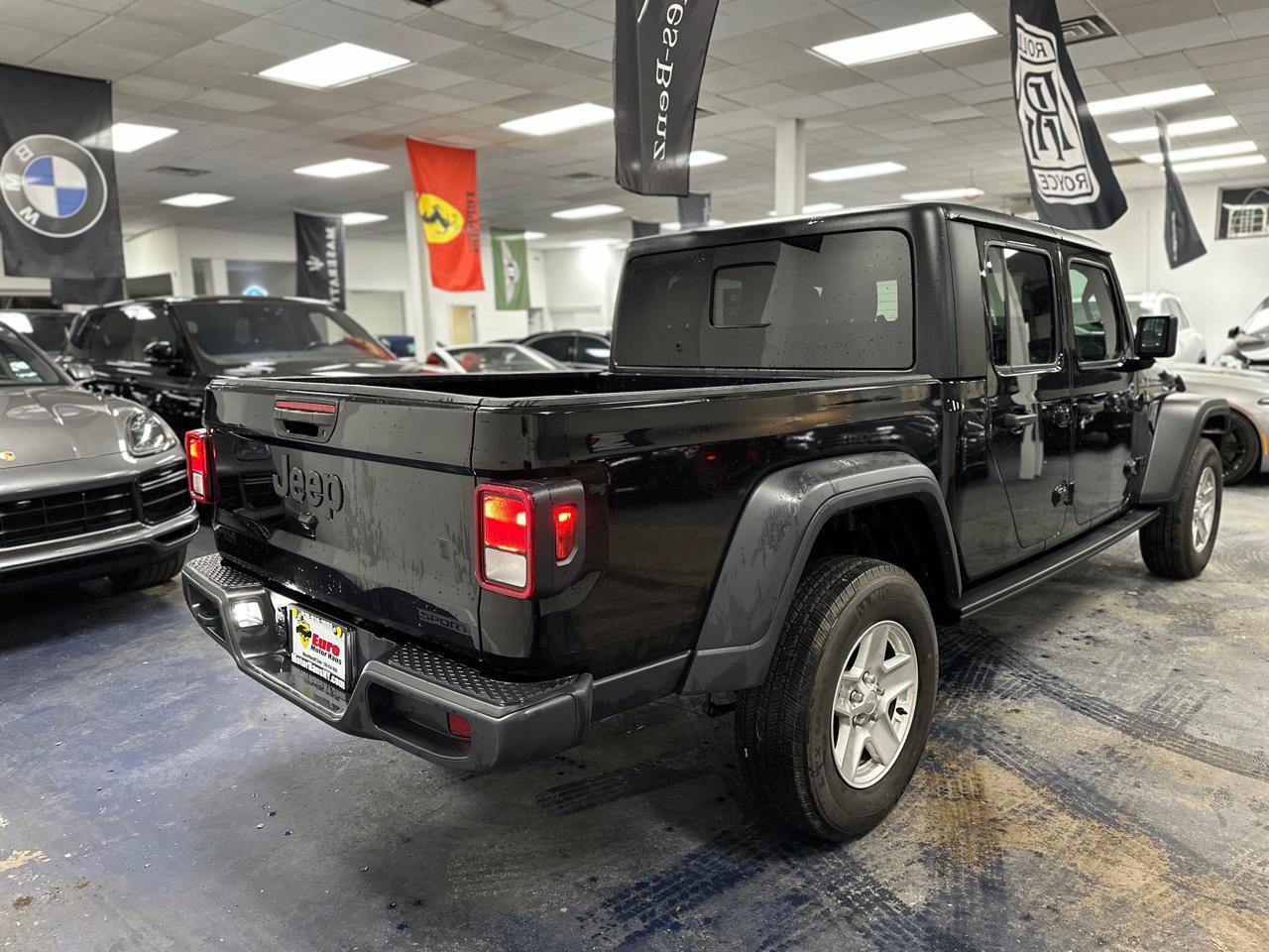Used 2020 Jeep Gladiator Sport w/ Quick Order Package 24S AWD/4WD image 7
