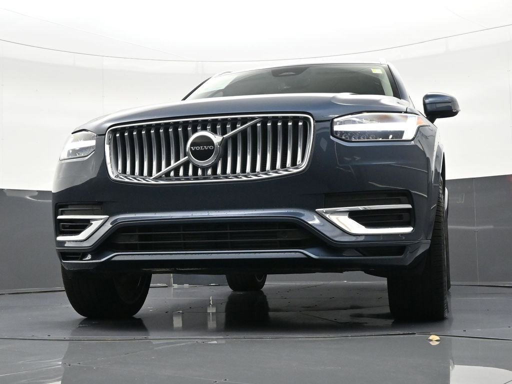 Certified 2025 Volvo XC90 T8 Core w/ Protection Package image 31
