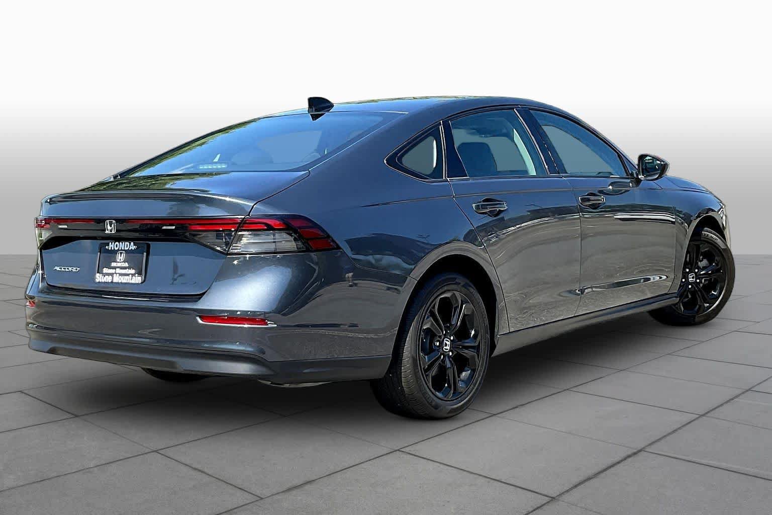 Used 2025 Honda Accord SE image 13