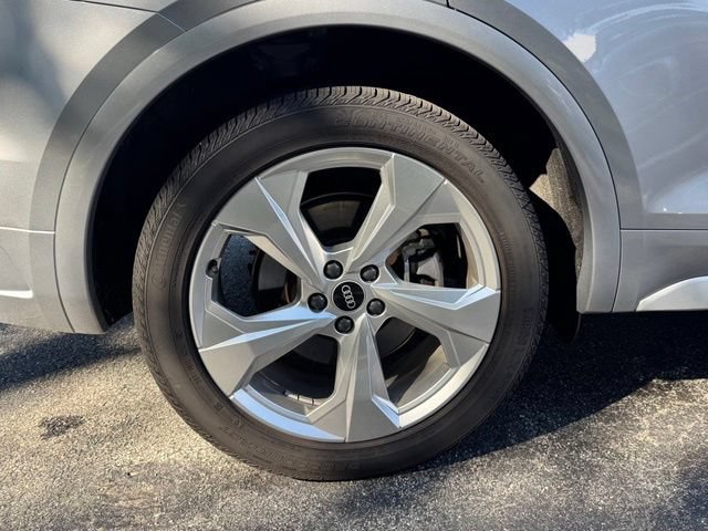 Certified 2021 Audi Q5 Premium w/ Premium Plus Package AWD/4WD image 18