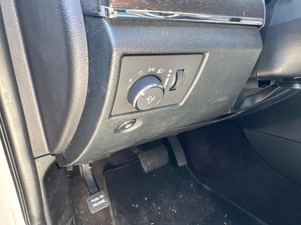 Used 2015 Jeep Grand Cherokee Limited RWD image 23