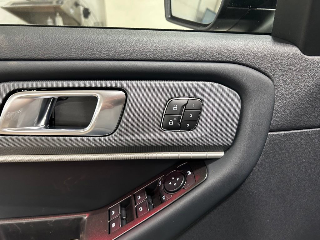 New 2027 Ford Explorer ST-Line w/ Premium Package AWD/4WD image 15