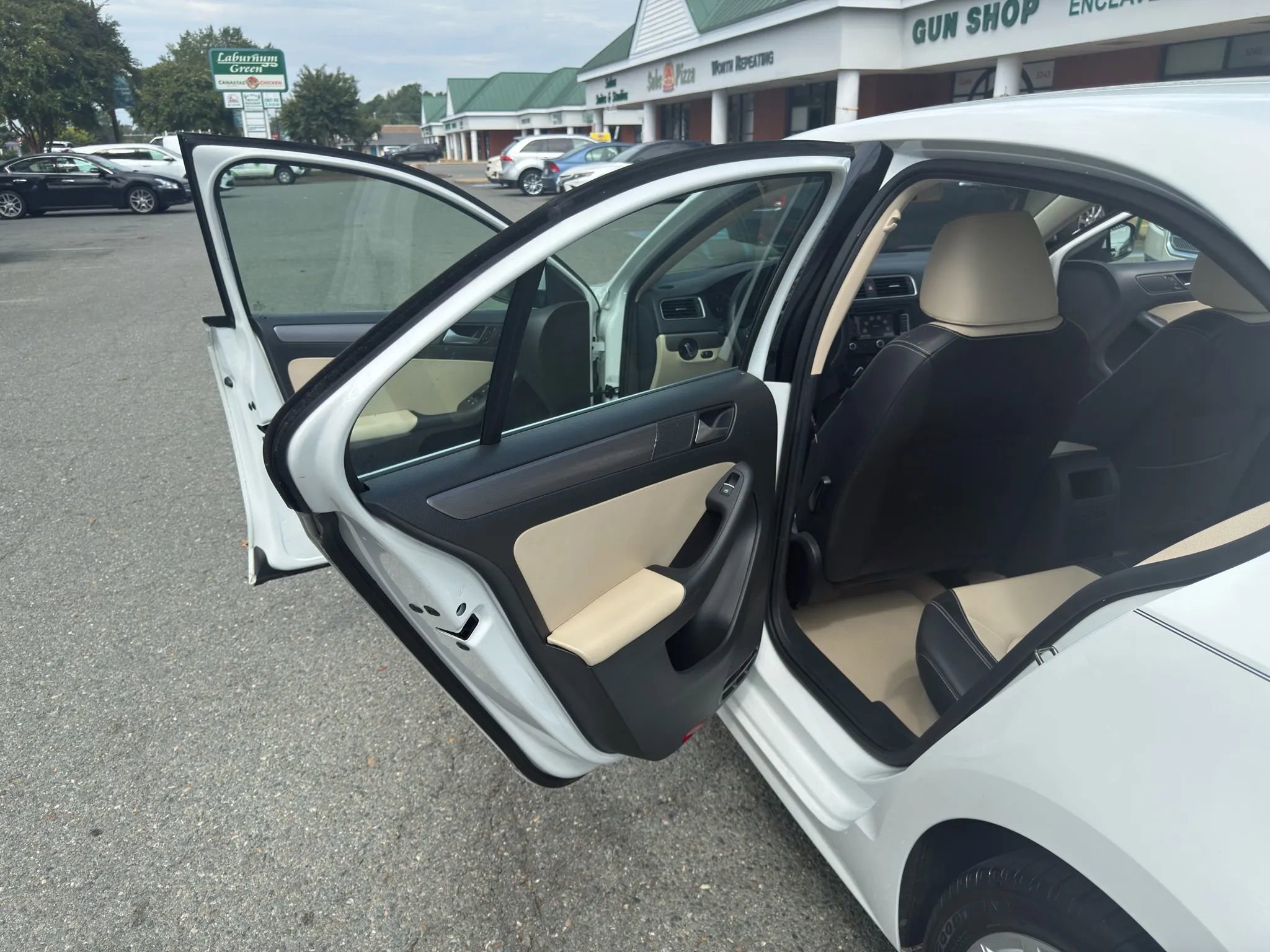 Used 2014 Volkswagen Jetta SEL image 10