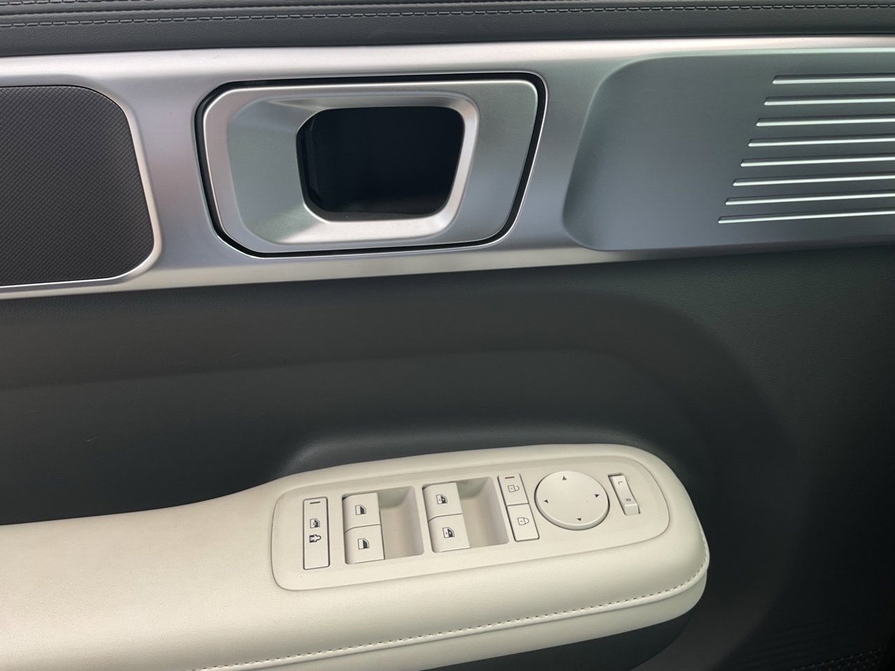 Used 2026 Hyundai Santa Fe SEL FWD image 26