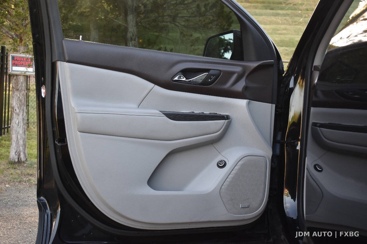 Used 2018 GMC Acadia SLT w/ LPO, Floor Liner Package AWD/4WD image 8